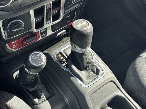 Used 2024 Jeep Wrangler Rubicon image 26