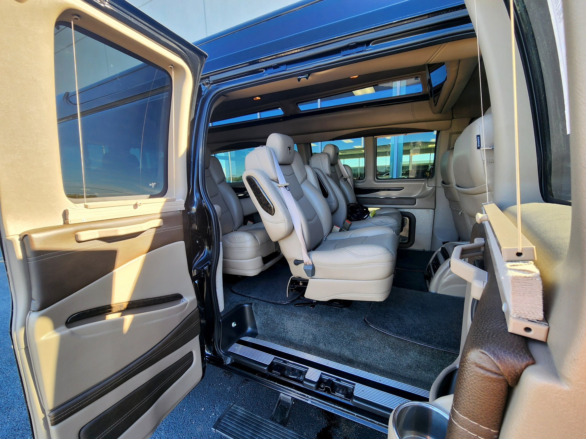 Used 2020 Chevrolet Express 2500 Extended w/ Enhanced Convenience Package RWD image 22