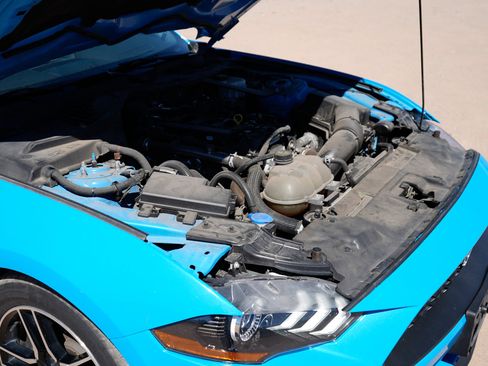 Used 2023 Ford Mustang Premium image 4