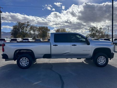 Used 2022 Chevrolet Silverado 2500 Custom w/ Custom Value Package image 7