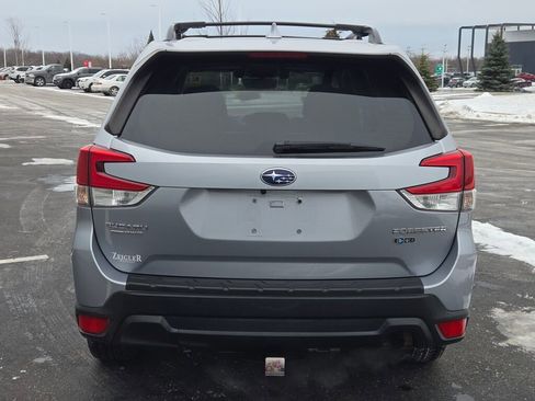 Used 2020 Subaru Forester Premium image 12