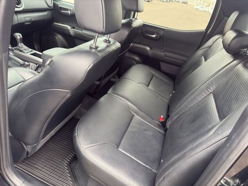 Used 2020 Toyota Tacoma TRD Sport w/ TRD Premium Sport Package image 11