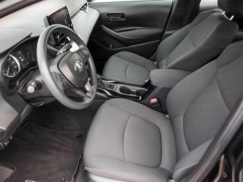 Used 2022 Toyota Corolla LE image 12