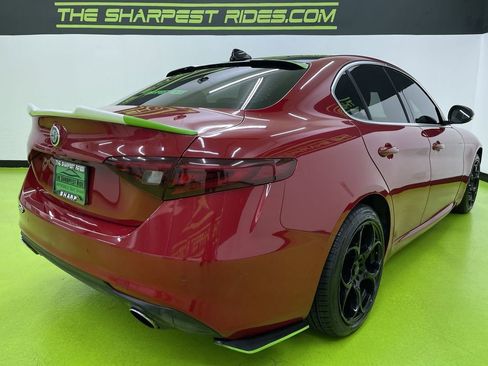 Used 2017 Alfa Romeo Giulia AWD image 10