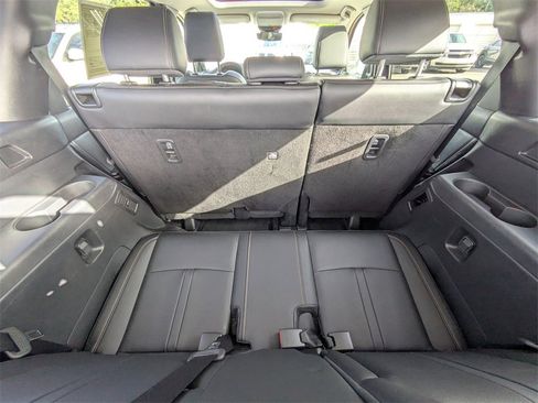 Used 2024 MAZDA CX-90 3.3 Turbo w/ Preferred Plus image 12