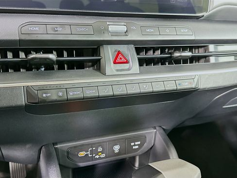 Used 2025 Kia K4 LXS FWD image 24