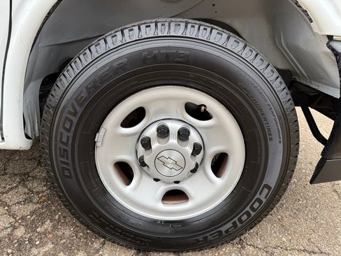 Used 2019 Chevrolet Express 2500 w/ Driver Convenience Package image 40