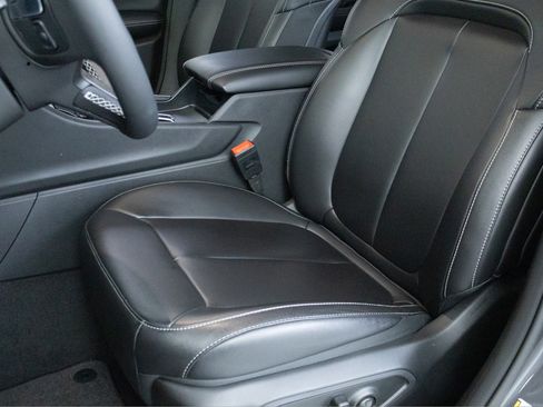 Used 2024 Jeep Grand Cherokee L Limited AWD/4WD image 12
