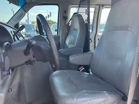 Used 2005 Ford E-150 and Econoline 150 RWD image 18