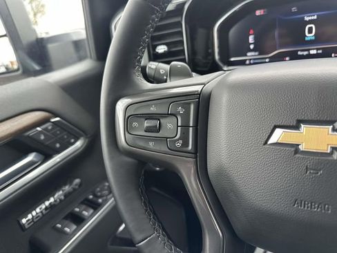 Used 2025 Chevrolet Silverado 1500 High Country w/ High Country Premium Package AWD/4WD image 37