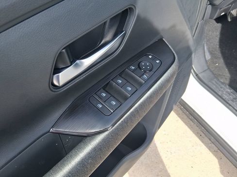 New 2026 Nissan Kicks SV w/ SV Premium Package FWD image 13