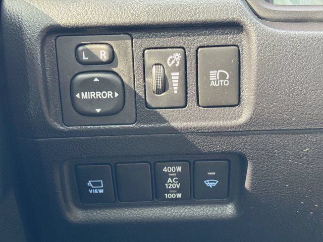 Used 2022 Toyota 4Runner TRD Off-Road Premium AWD/4WD image 18