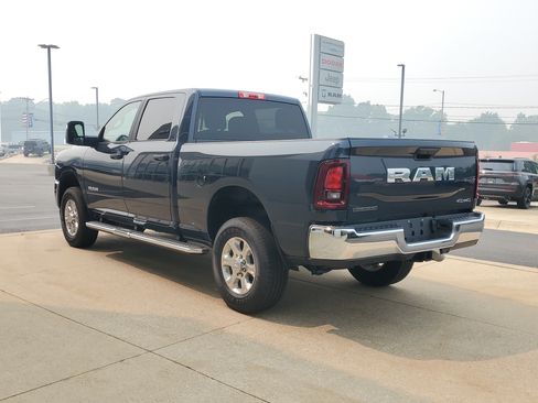 Used 2026 RAM 2500 Big Horn AWD/4WD image 3