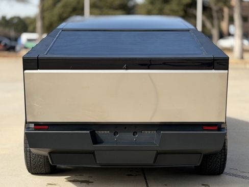 Used 2025 Tesla Cybertruck AWD Crew Cab image 8