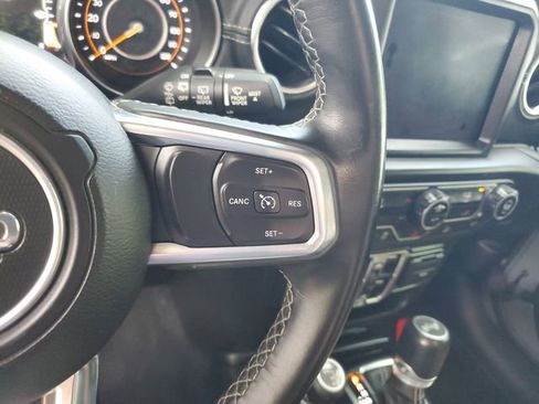 Used 2020 Jeep Wrangler Unlimited Sahara AWD/4WD image 27