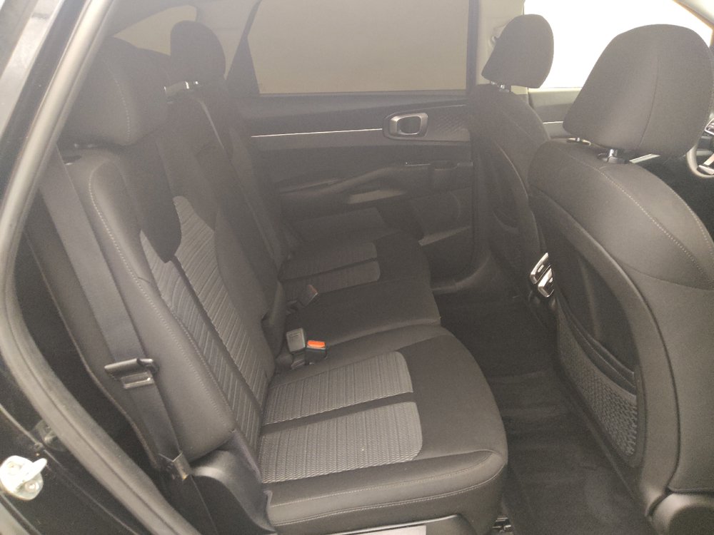 Used 2021 Kia Sorento LX FWD image 19
