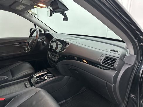 Used 2019 Honda Pilot Touring image 26
