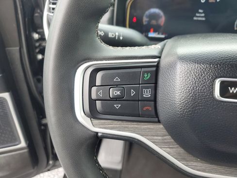 Used 2024 Jeep Wagoneer L Series II w/ Flexible Seating Group RWD image 26
