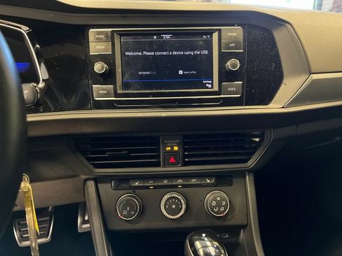 Certified 2024 Volkswagen Jetta Sport FWD image 24