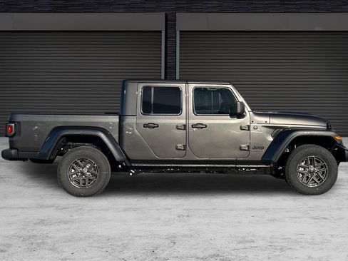 New 2026 Jeep Gladiator Sport image 3