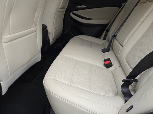 Used 2021 Buick Encore GX Essence image 31