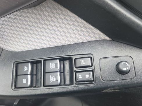 Used 2017 Subaru Forester 2.5i Premium w/ All-Weather Package AWD/4WD image 21