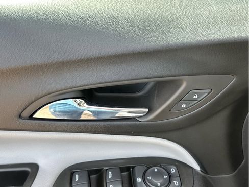 Certified 2023 Chevrolet Equinox LS w/ LS Convenience Package image 23