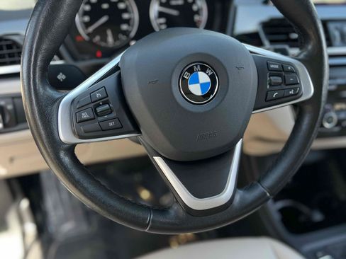 Used 2021 BMW X1 sDrive28i w/ Convenience Package FWD image 3