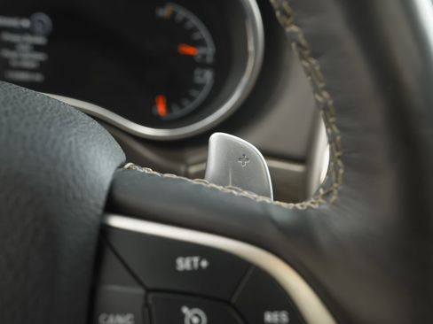 Used 2017 Jeep Grand Cherokee Overland image 20