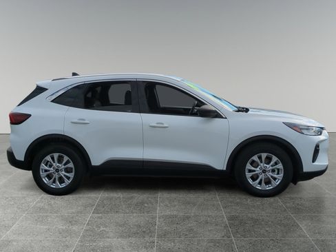 Used 2023 Ford Escape Active image 6