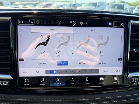Used 2025 Chrysler Pacifica Limited FWD image 29