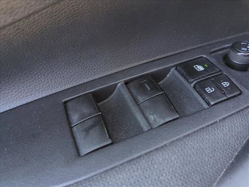 Used 2022 Toyota Corolla LE FWD image 12