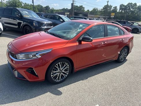 Certified 2023 Kia Forte GT-Line w/ GT-Line Technology Package FWD image 3