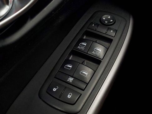 Used 2021 Jeep Cherokee Latitude Lux w/ Sun & Sound Group image 16