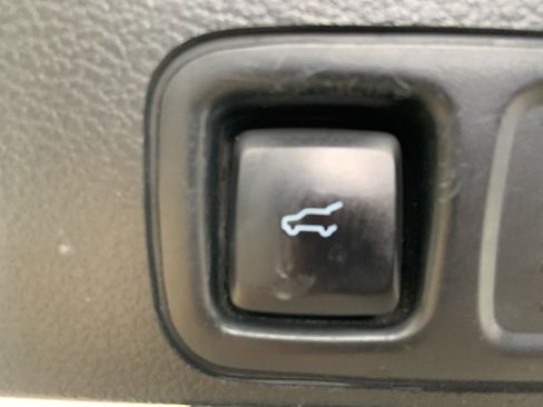 Used 2021 Ford Expedition Limited image 26