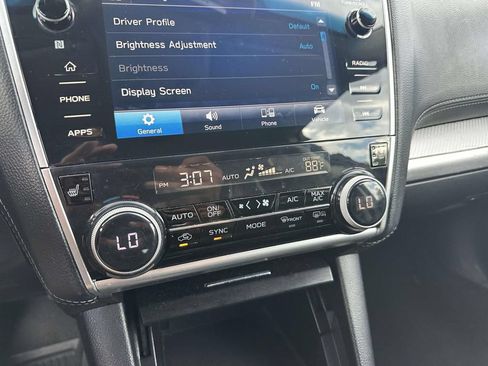 Used 2019 Subaru Outback 2.5i Premium AWD/4WD image 23