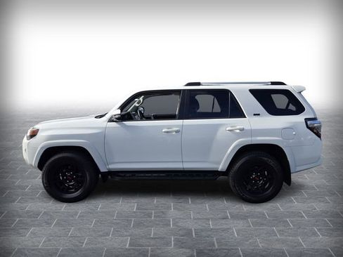 Used 2023 Toyota 4Runner SR5 Premium w/ Moonroof Package image 4