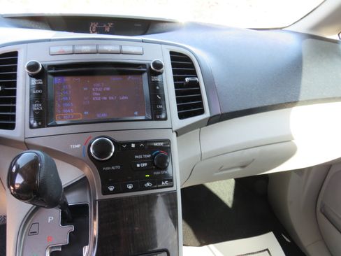 Used 2013 Toyota Venza LE image 13