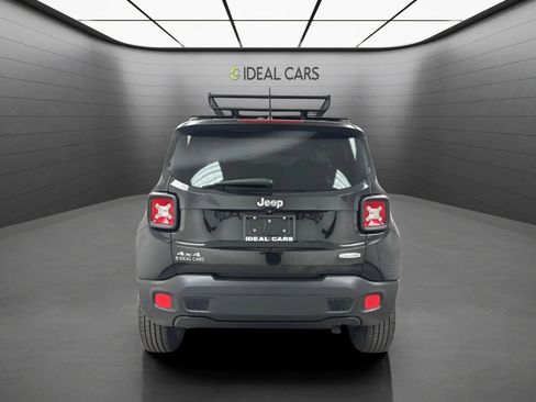 Used 2017 Jeep Renegade Latitude AWD/4WD image 6