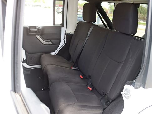 Used 2015 Jeep Wrangler Unlimited Sport w/ Quick Order Package 24S AWD/4WD image 24