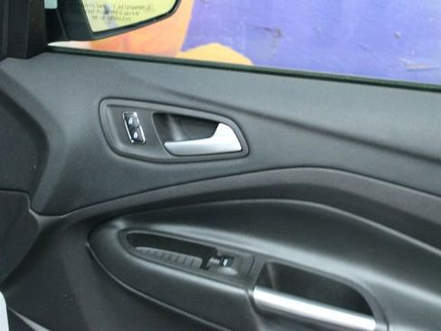 Used 2016 Ford Escape SE image 11