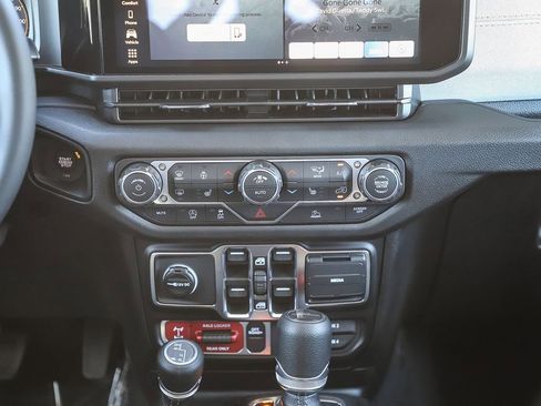 New 2026 Jeep Gladiator Willys image 14