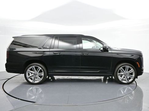 Used 2025 Cadillac Escalade ESV Sport Platinum image 8