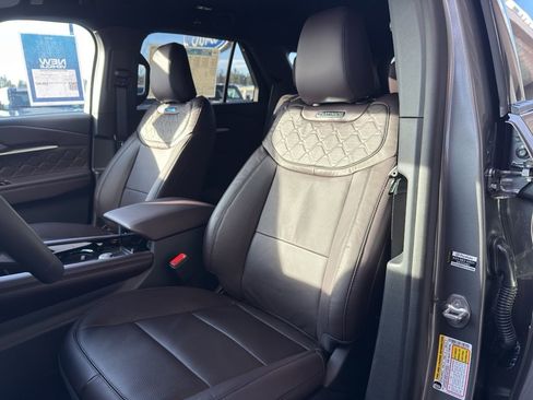 New 2026 Ford Explorer Platinum image 17