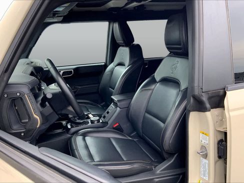 Certified 2025 Ford Bronco Badlands AWD/4WD image 8
