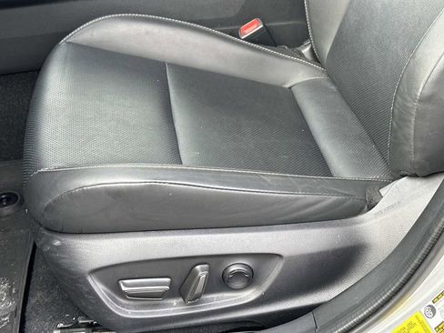 Used 2025 Toyota Prius XLE image 17