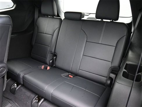 Used 2026 GMC Acadia Elevation w/ Elevation Premium Package image 13