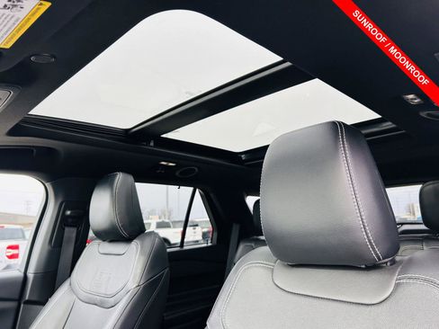 Used 2023 Ford Explorer ST w/ Equipment Group 401A image 4