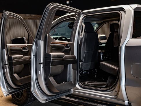 Used 2024 GMC Sierra 1500 SLT w/ SLT Premium Plus Package image 24