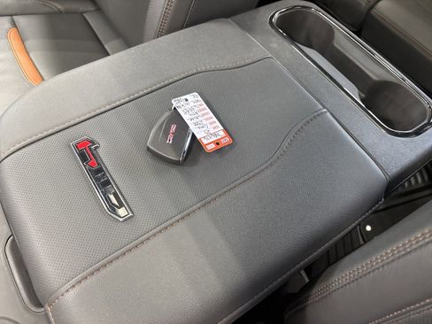 Used 2025 GMC Sierra 2500 AT4 w/ AT4 Preferred Package image 50